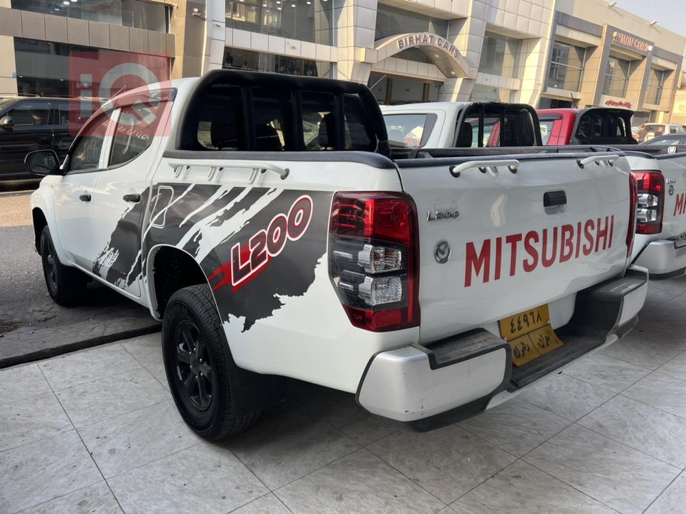 میتسوبیشی L200